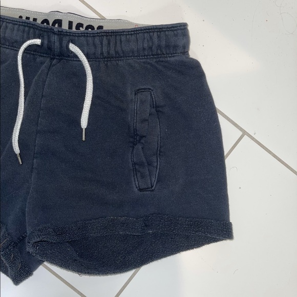 Nike lounge shorts, black with draw string - Picture 2 of 3